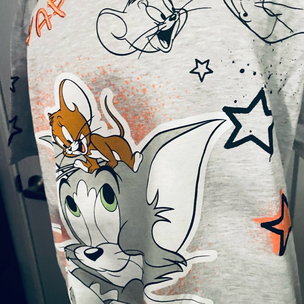 Tom & Jerry Gray Graphic T-Shirt - Picture 2 of 5